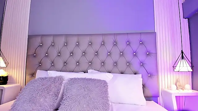 LunaBloomn online show from 04/04/26, 04:57