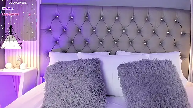 LunaBloomn online show from 03/31/26, 05:04