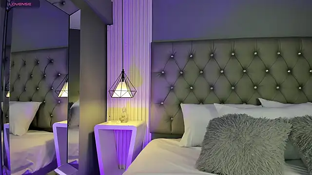 LunaBloomn online show from 01/13/26, 05:06