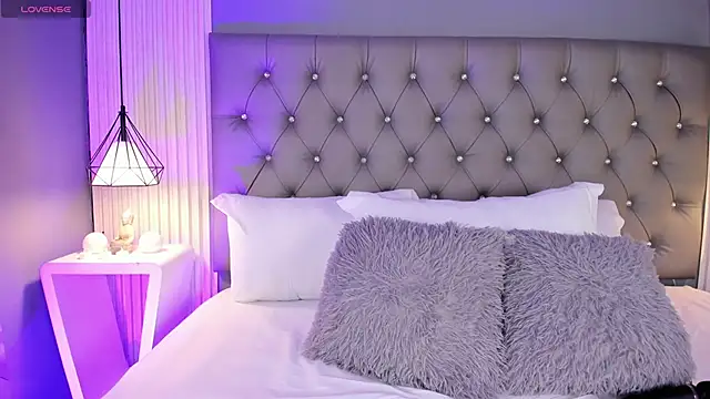 LunaBloomn online show from 03/11/26, 05:07