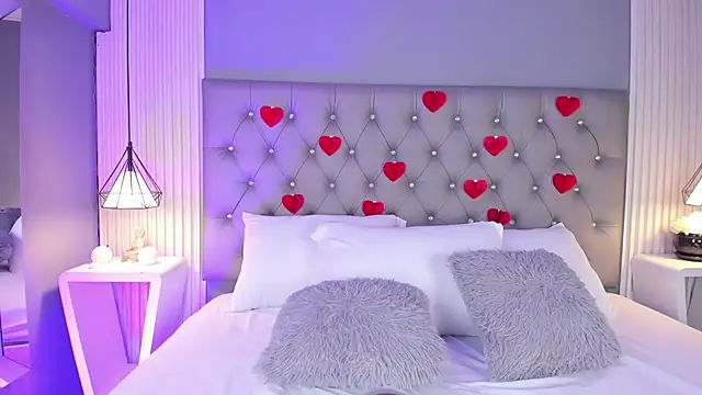 LunaBloomn online show from 02/16/26, 05:00