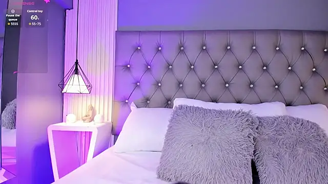 LunaBloomn online show from 02/12/26, 05:02