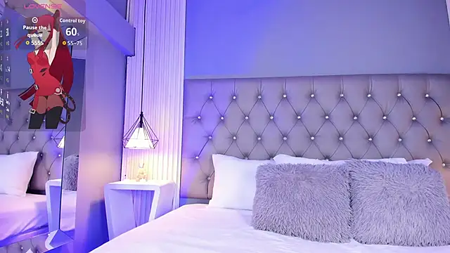 Snapshot of LunaBloomn chatting on 11/18/25, 05:05 LunaBloomn online show from 11/18/25, 05:05