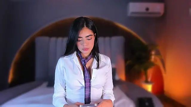 Isabellax21 online show from 02/04/26, 04:07