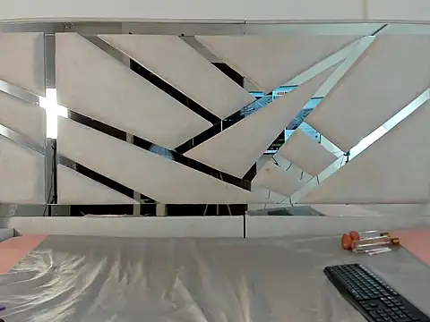 Snapshot of Kimberly_TaylorX chatting on 11/30/25, 08:53 Kimberly TaylorX online show from 11/30/25, 08:53