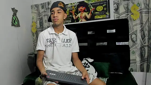 Snapshot of Latin_straight0 chatting on 09/14/25, 06:19 Latin straight0 online show from 09/14/25, 06:19