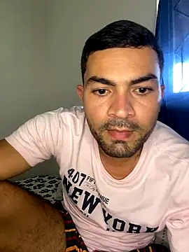 SantiGxxx33 online show from 09/23/25, 06:04