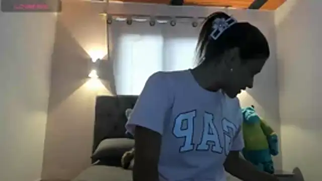 Snapshot of CorinaBrown_ chatting on 10/15/25, 09:23 CorinaBrown online show from 10/15/25, 09:23