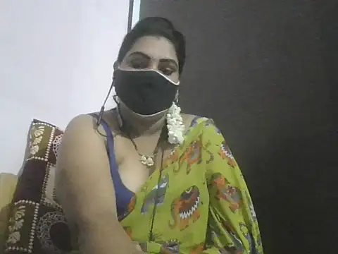 Snapshot of Nisha-telugu chatting on 10/06/25, 04:30 Nisha-telugu online show from 10/06/25, 04:30