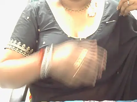 Snapshot of Nisha-telugu chatting on 06/10/26, 03:35 Nisha-telugu online show from 06/10/26, 03:35