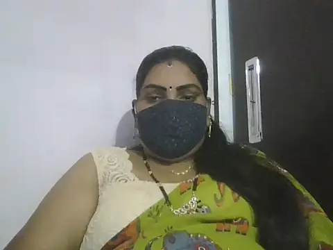 Snapshot of Nisha-telugu chatting on 09/29/25, 04:34 Nisha-telugu online show from 09/29/25, 04:34