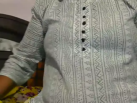 Snapshot of Nisha-telugu chatting on 10/10/25, 01:34 Nisha-telugu online show from 10/10/25, 01:34