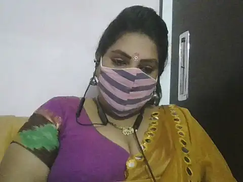 Snapshot of Nisha-telugu chatting on 09/15/25, 07:14 Nisha-telugu online show from 09/15/25, 07:14