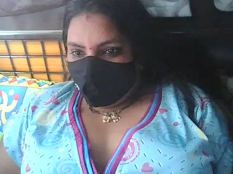 Snapshot of Nisha-telugu chatting on 10/08/25, 09:55 Nisha-telugu online show from 10/08/25, 09:55