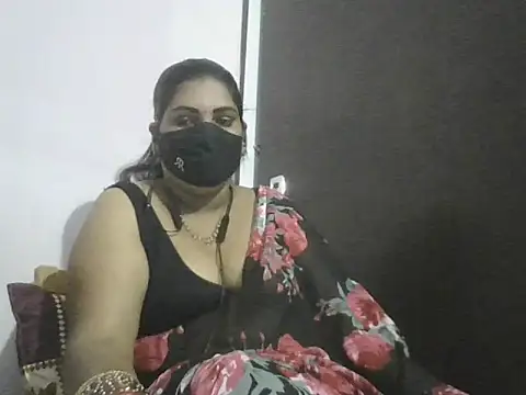 Snapshot of Nisha-telugu chatting on 10/03/25, 05:36 Nisha-telugu online show from 10/03/25, 05:36