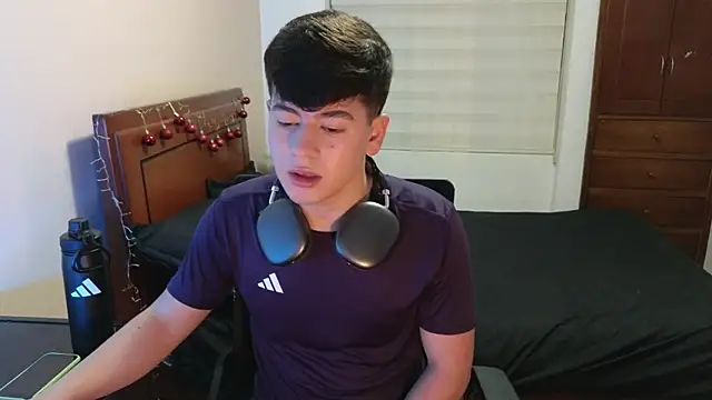 tightncuteass online show from 11/21/25, 11:37