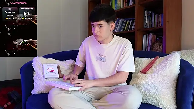 tightncuteass online show from 04/24/26, 08:00