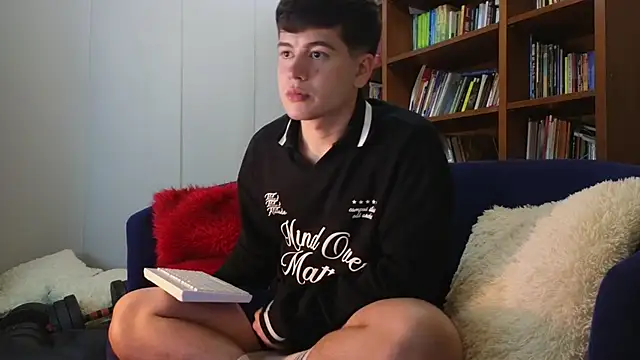 tightncuteass online show from 04/15/26, 12:49