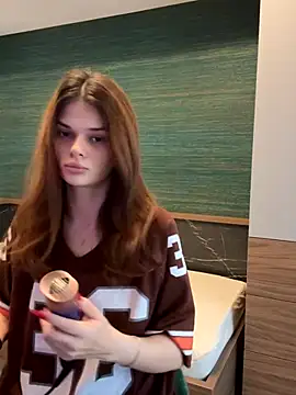 selenatress online show from 10/07/25, 12:50