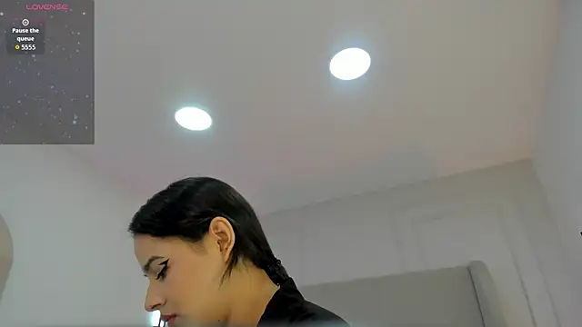 Snapshot of Dream_nena chatting on 10/02/25, 03:54 Dream nena online show from 10/02/25, 03:54