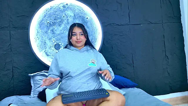 IvannaaVega online show from 04/02/26, 05:03