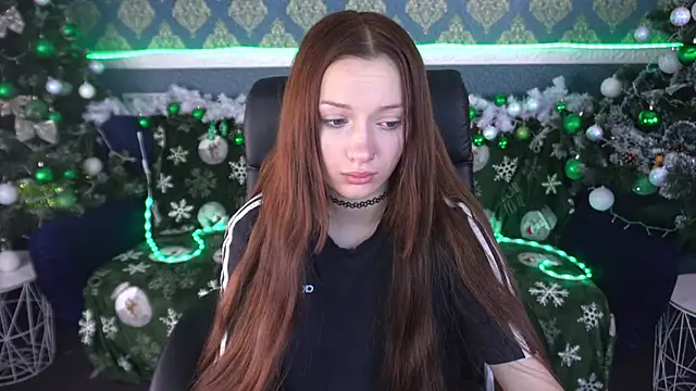 FoxyMayy online show from 12/22/25, 12:11