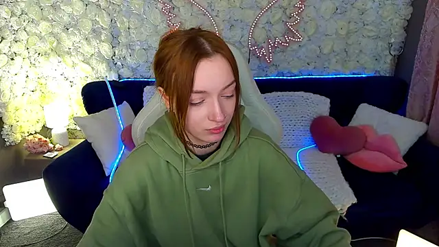 FoxyMayy online show from 04/10/26, 06:42