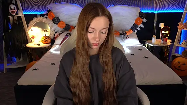 FoxyMayy online show from 10/29/25, 02:16