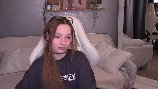 FoxyMayy online show from 12/02/25, 02:08