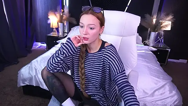 FoxyMayy online show from 10/18/25, 01:13