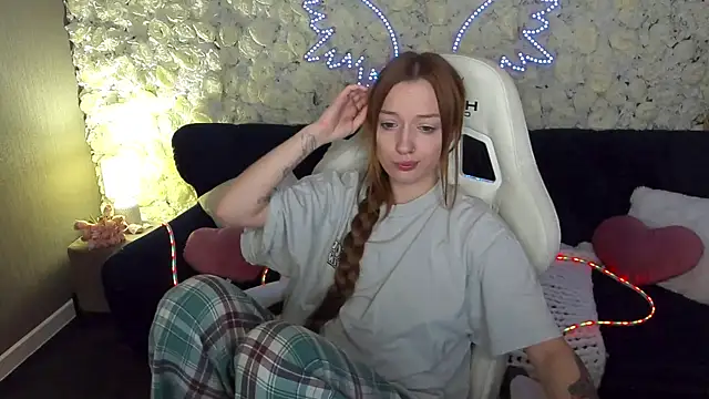 FoxyMayy online show from 03/20/26, 06:36