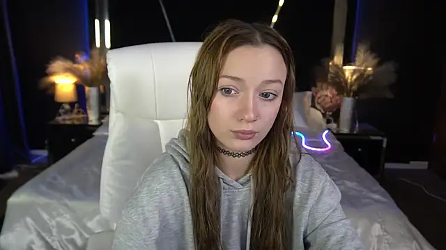 FoxyMayy online show from 12/01/25, 02:07