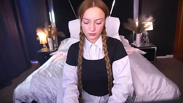 FoxyMayy online show from 10/17/25, 01:13