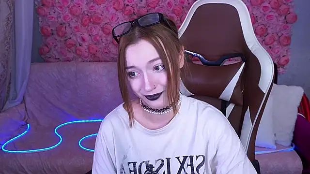 Snapshot of FoxyMayy chatting on 06/08/26, 01:28 FoxyMayy online show from 06/08/26, 01:28