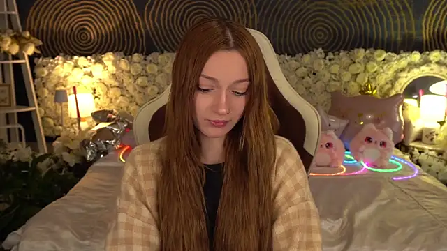 FoxyMayy online show from 05/17/26, 12:49