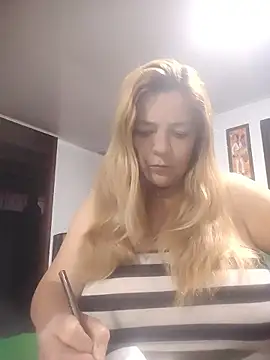 Snapshot of Casandra_Cruz chatting on 09/23/25, 10:39 Casandra Cruz online show from 09/23/25, 10:39
