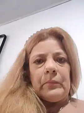 Snapshot of Casandra_Cruz chatting on 10/04/25, 01:34 Casandra Cruz online show from 10/04/25, 01:34