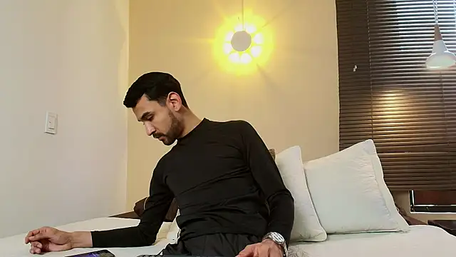 Axel Moon S online show from 10/21/25, 07:24