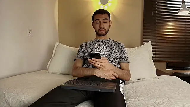 Axel Moon S online show from 11/28/25, 03:45