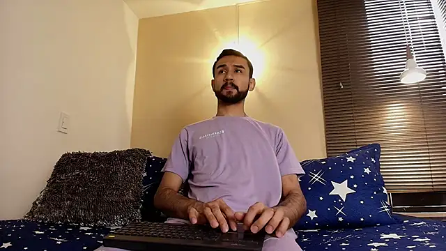 Axel Moon S online show from 11/12/25, 07:51