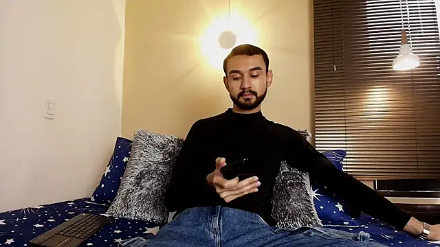 Axel Moon S online show from 11/14/25, 07:50