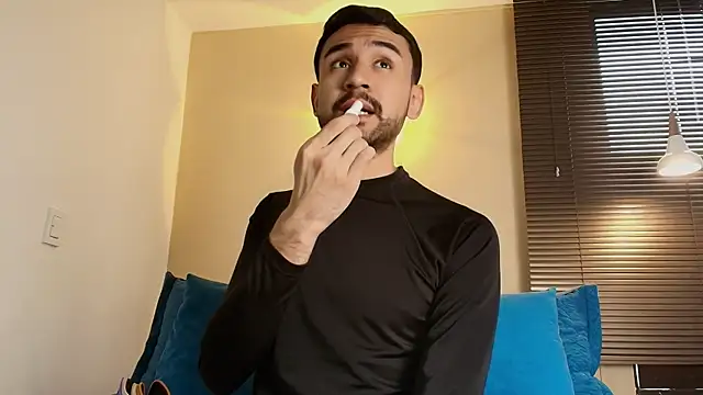 Axel Moon S online show from 10/13/25, 06:20