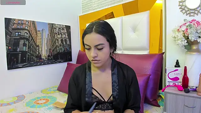 Leslie Bussh  online show from 04/23/26, 12:00