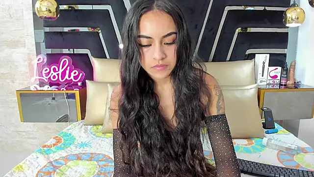 Snapshot of Leslie_Bussh_ chatting on 11/30/25, 12:28 Leslie Bussh online show from 11/30/25, 12:28