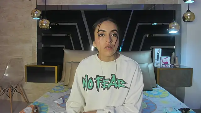 Snapshot of Leslie_Bussh_ chatting on 10/29/25, 08:19 Leslie Bussh online show from 10/29/25, 08:19