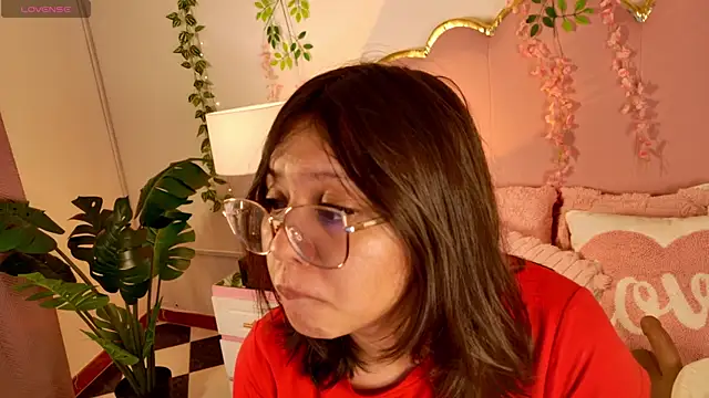 Lauuu2007 online show from 03/28/26, 09:16