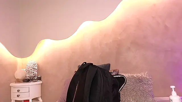 Kloee 12 online show from 11/05/25, 07:28