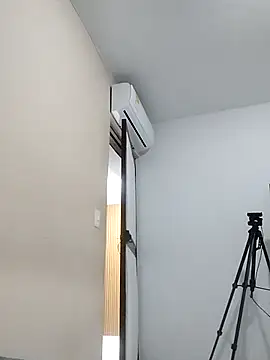 Kloee 12 online show from 11/29/25, 01:50