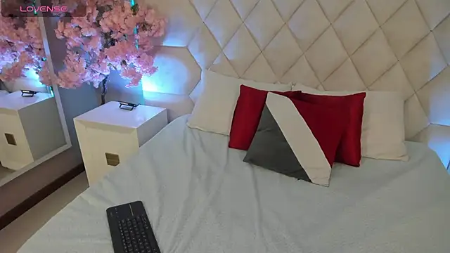 Snapshot of Adara__carter_ chatting on 10/26/25, 12:49 Adara  carter  online show from 10/26/25, 12:49