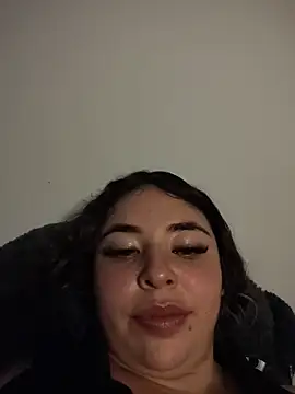 Snapshot of Bagiolett chatting on 12/22/25, 12:11 Bagiolett online show from 12/22/25, 12:11